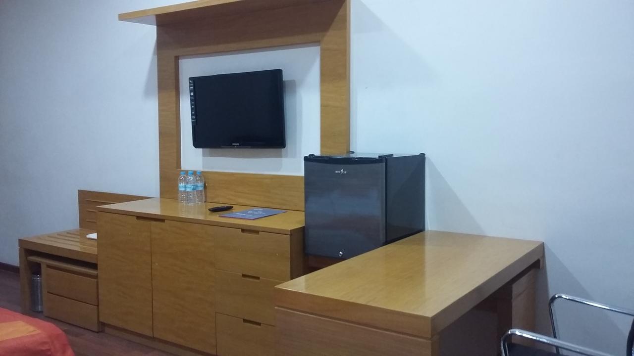 Mourya Lords Inn Kurnool Bagian luar foto