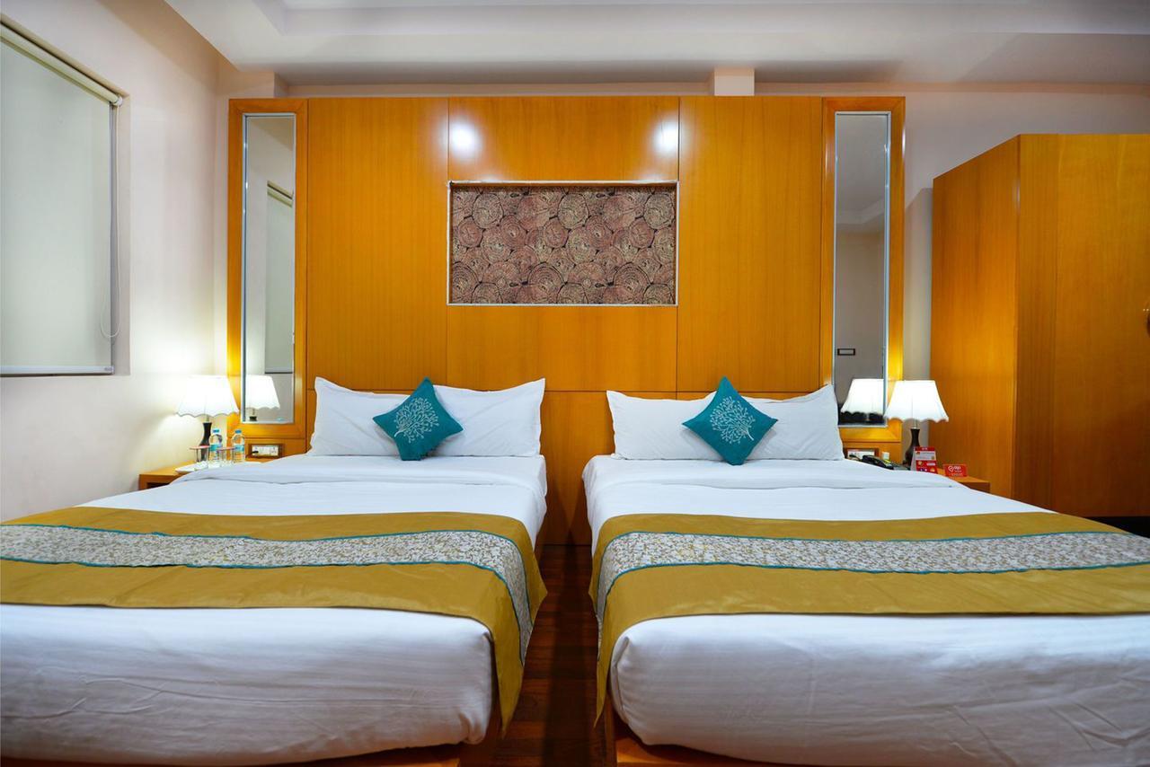 Mourya Lords Inn Kurnool Bagian luar foto